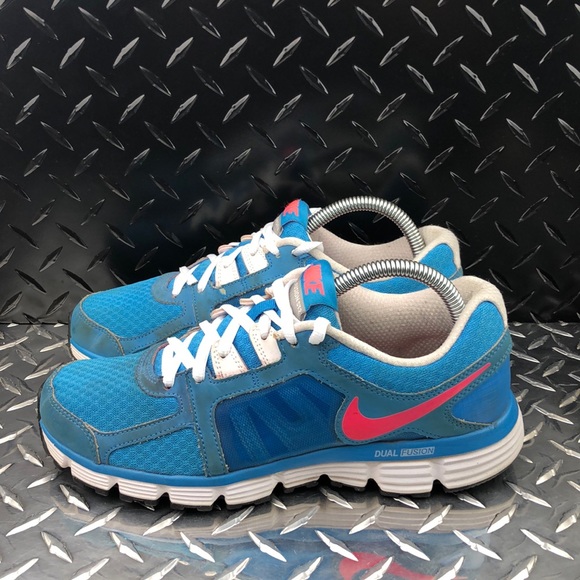 Nike Shoes - NIKE DUAL FUSION ST2